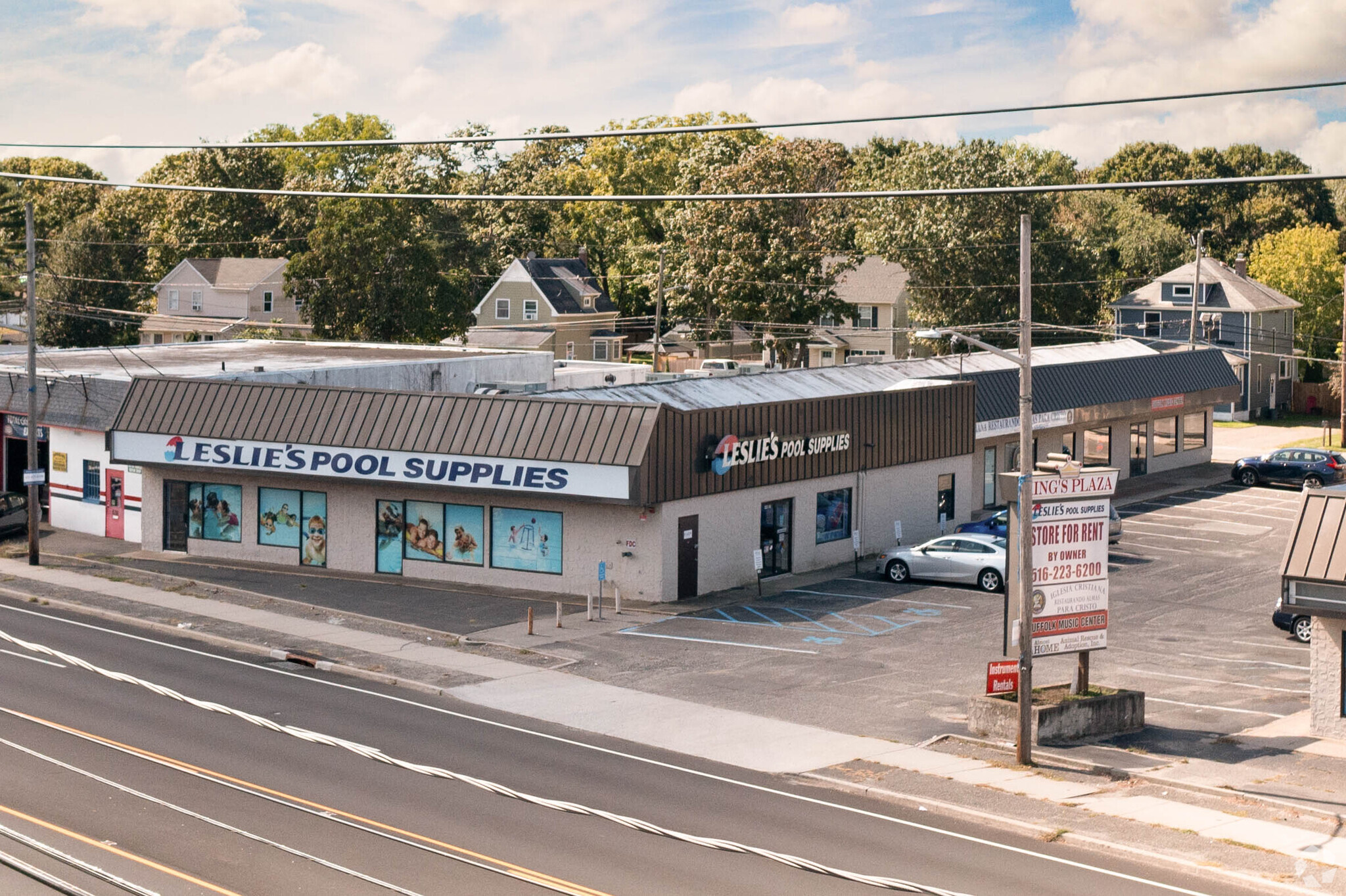 646 Medford Ave, East Patchogue, NY for sale Primary Photo- Image 1 of 24