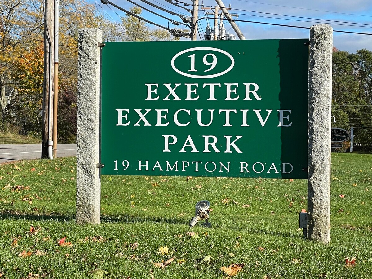 19 Hampton Rd, Exeter, NH 03833