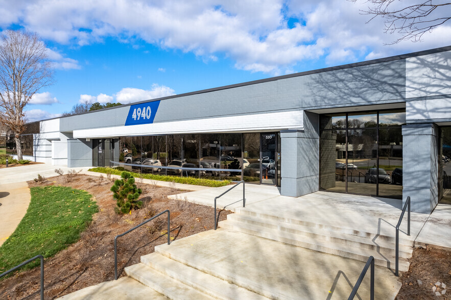 4940 Peachtree Industrial Blvd, Norcross, GA for lease - Building Photo - Image 1 of 15