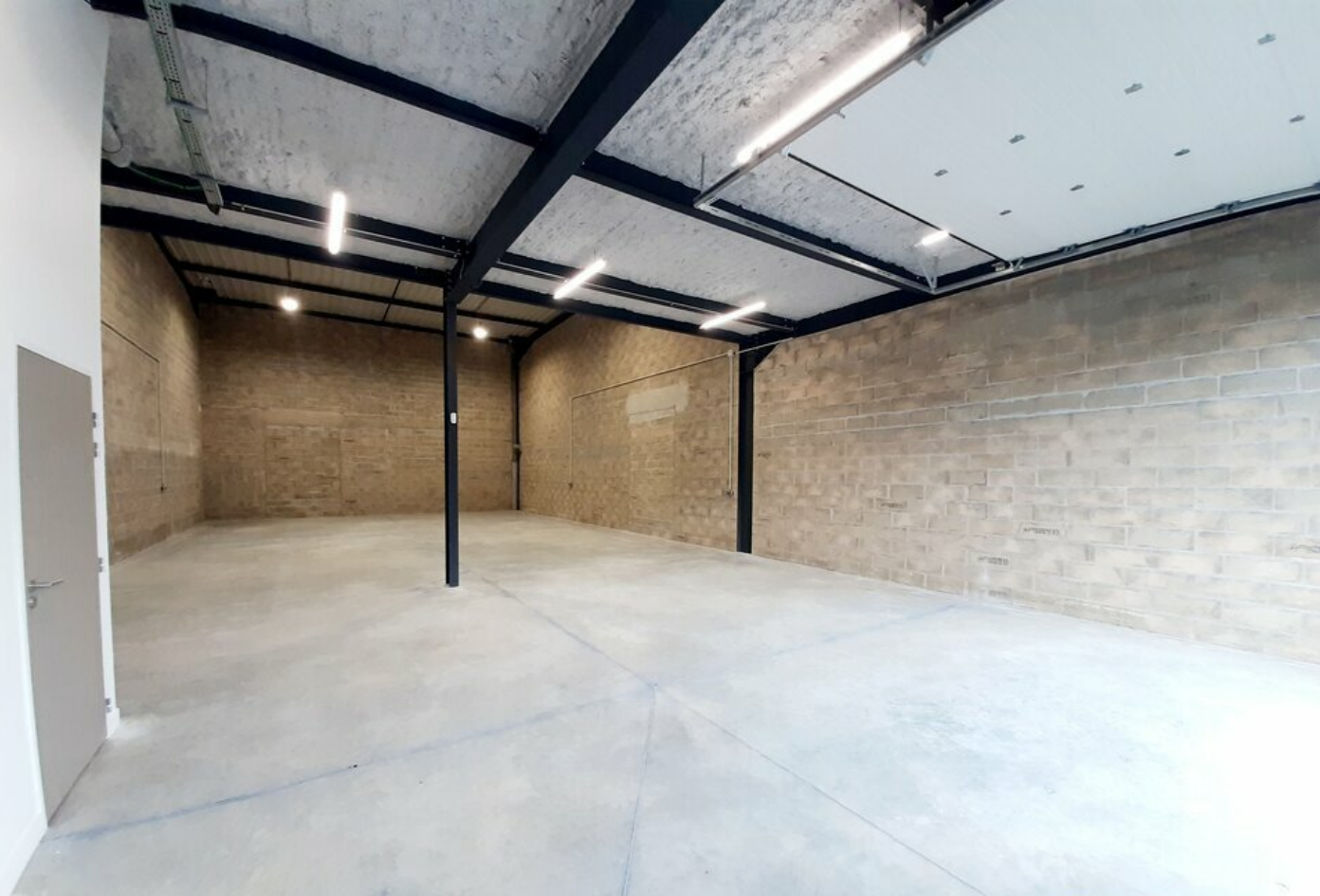 Flex in Lieusaint for lease Interior Photo- Image 1 of 4