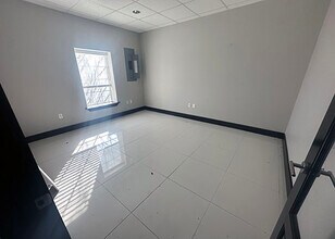 680 E Ocean Blvd, Los Fresnos, TX for lease Interior Photo- Image 2 of 6