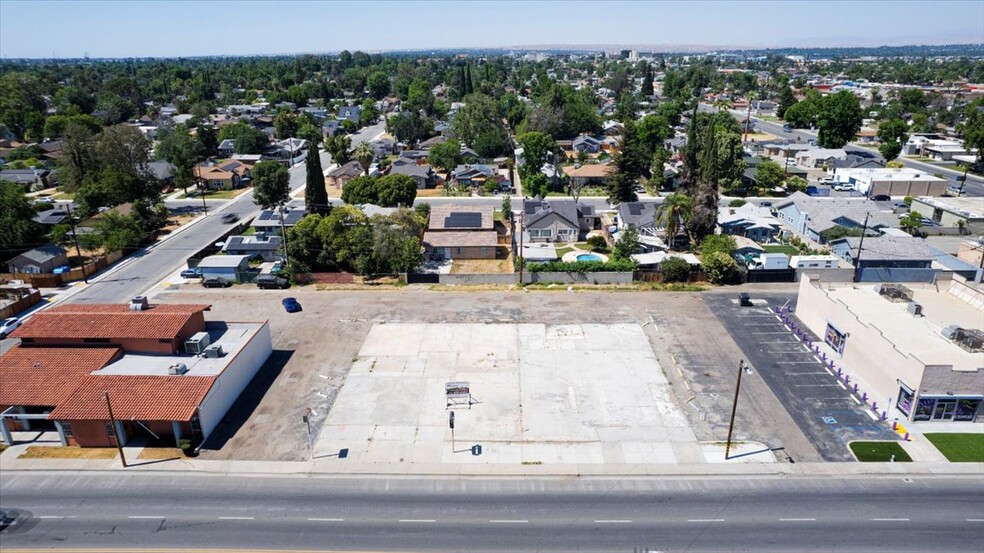 1818 Brundage Ln, Bakersfield, CA for sale - Building Photo - Image 1 of 8