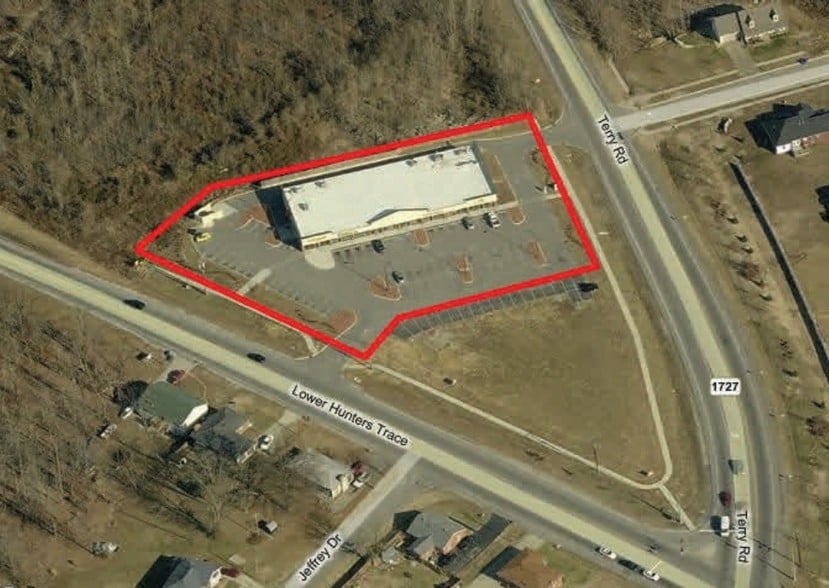 5931 Terry Rd, Louisville, KY 40216