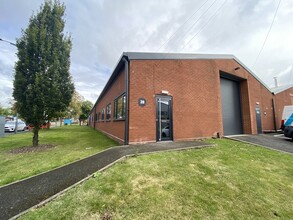 Second Ave, Kingswinford for lease Building Photo- Image 1 of 8