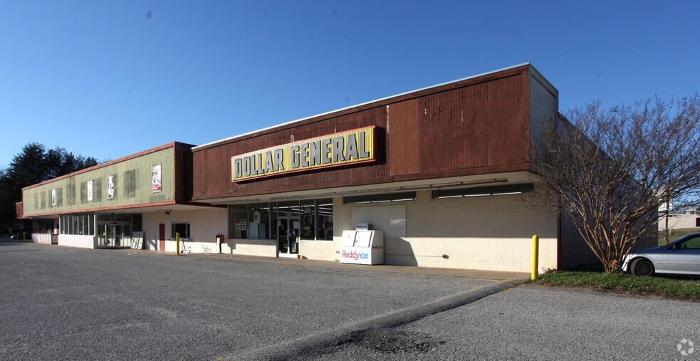 4535-4539 N Us Highway 220, Summerfield, NC for sale - Primary Photo - Image 1 of 1
