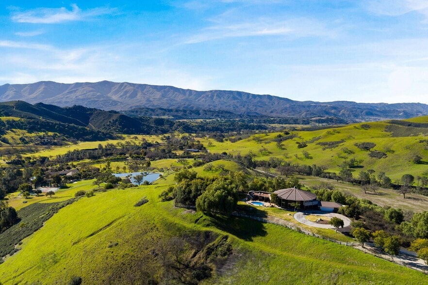 1750 Rambling Oaks Rd, Santa Ynez, CA for sale - Aerial - Image 3 of 45