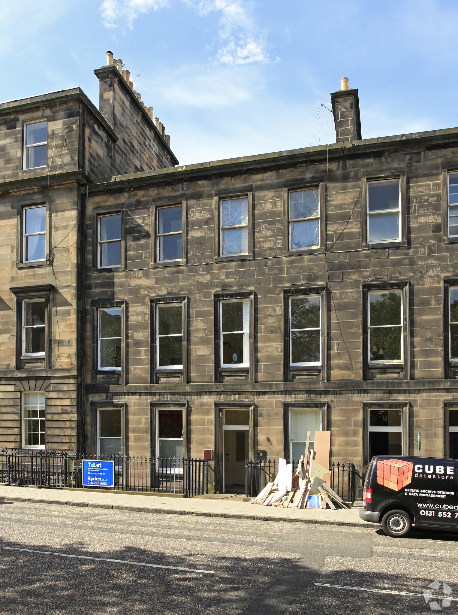 12 Castle Ter, Edinburgh for sale Primary Photo- Image 1 of 1