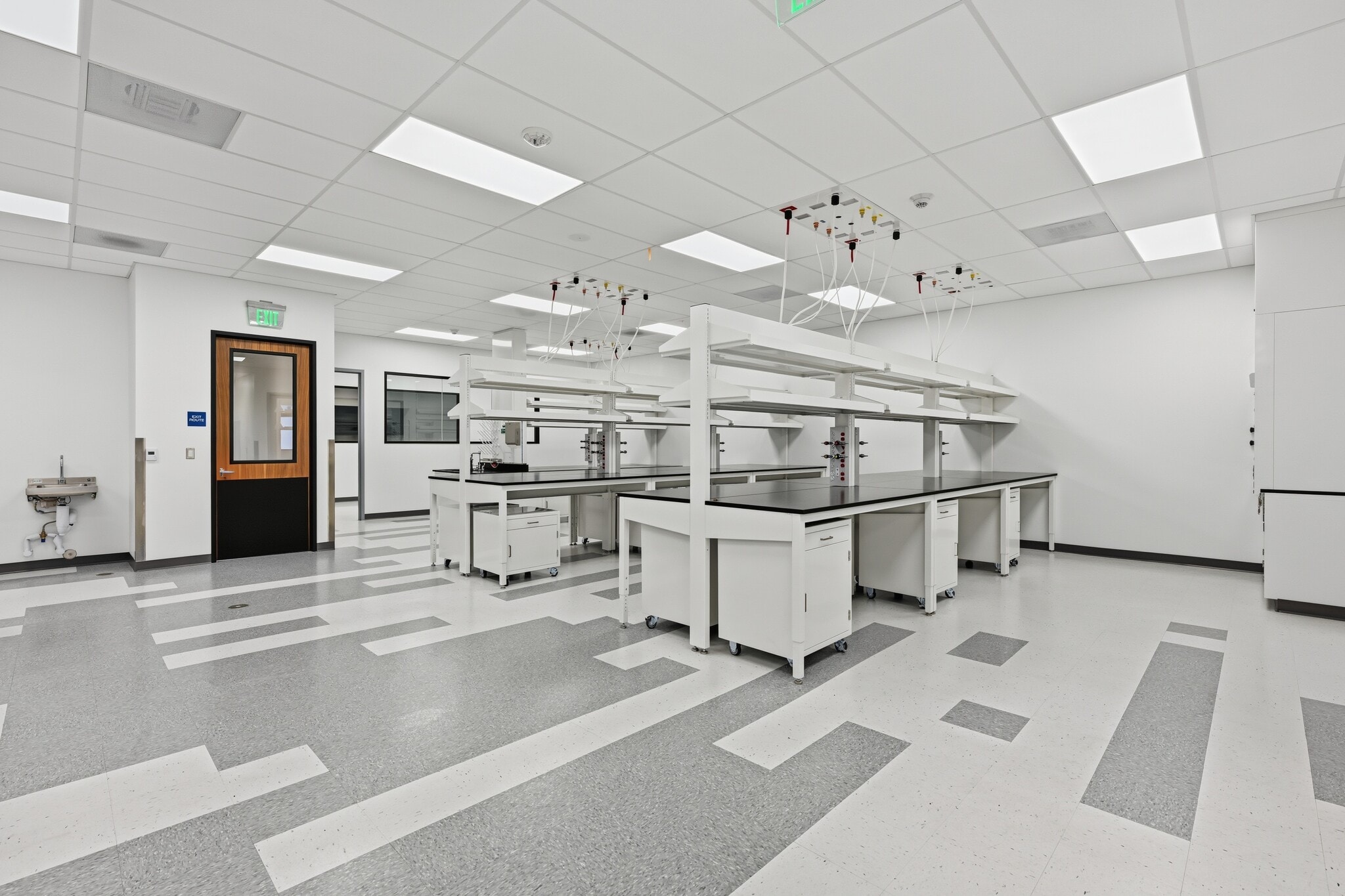 11555 Sorrento Valley Rd, San Diego, CA for lease Interior Photo- Image 1 of 9