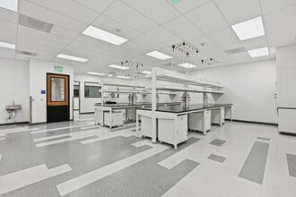 11555 Sorrento Valley Rd, San Diego, CA for lease Interior Photo- Image 1 of 9