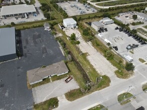 2906 Cargo St, Fort Myers, FL for lease Interior Photo- Image 1 of 2