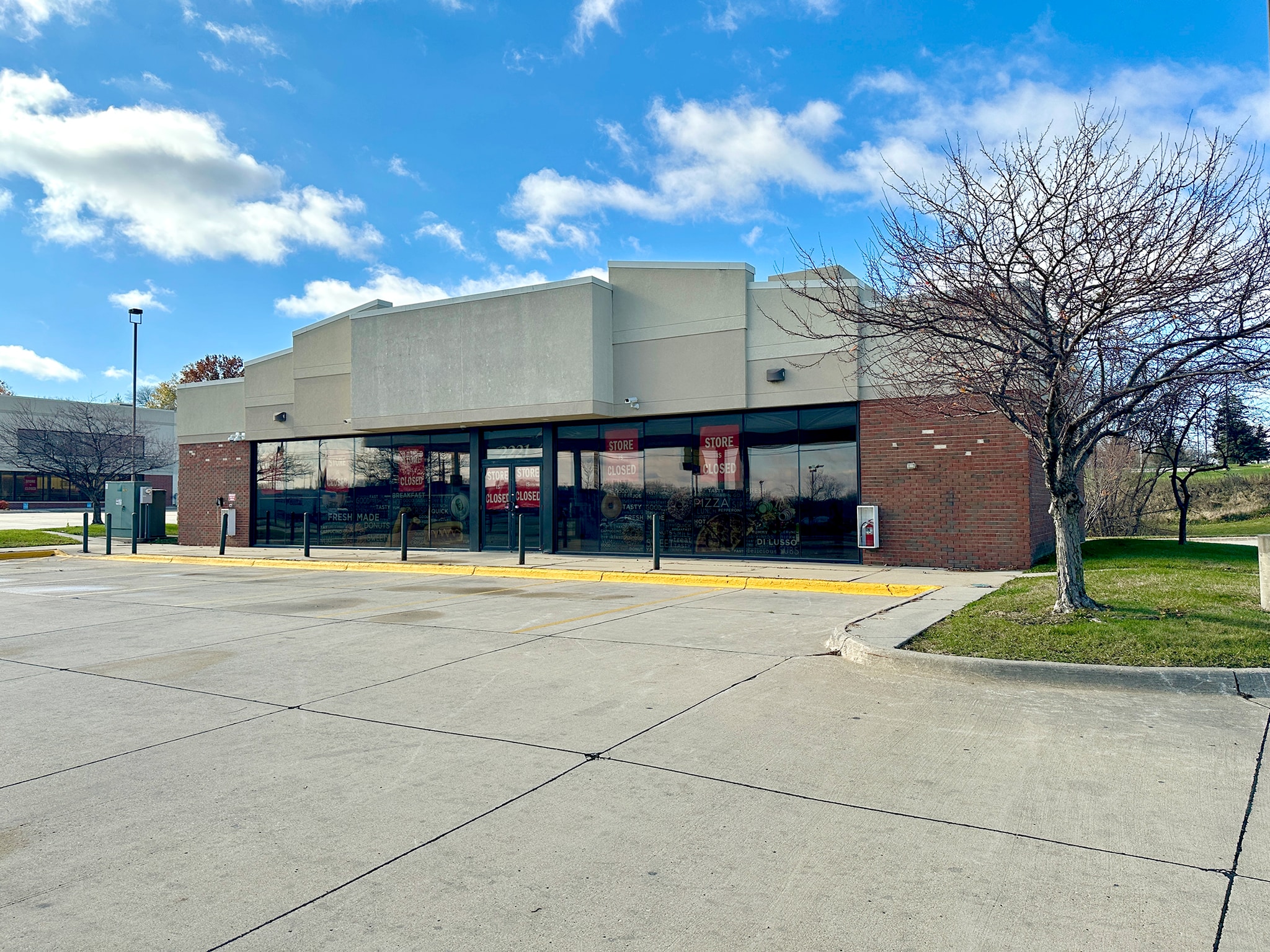 2181 Logan Ave, Waterloo, IA for lease Building Photo- Image 1 of 6