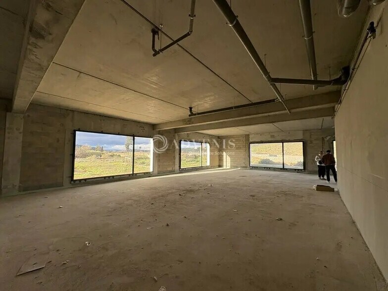 Office in Montredon-des-Corbières for lease - Interior Photo - Image 3 of 4