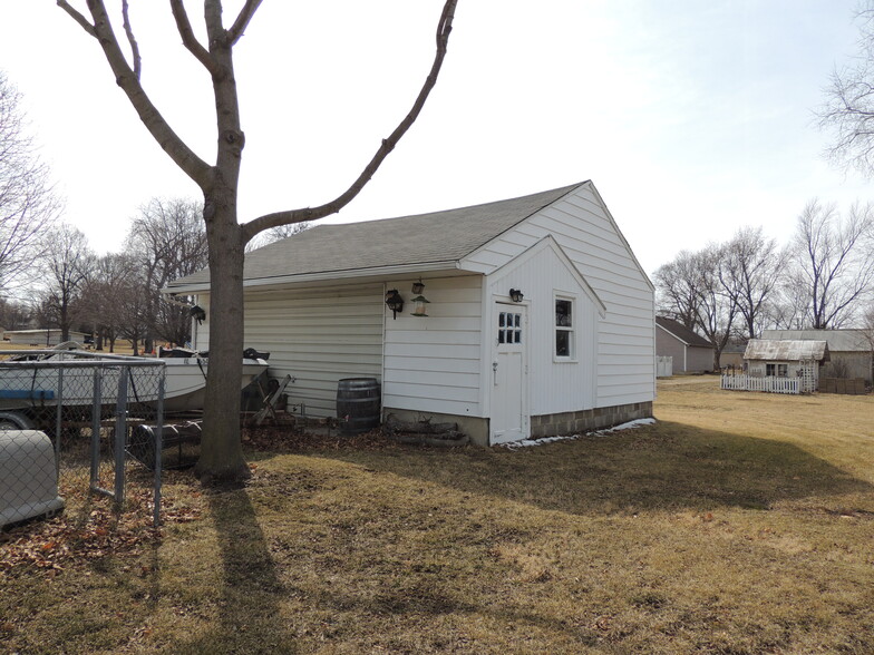 204 W Main St, Kirkland, IL for sale - Building Photo - Image 2 of 4