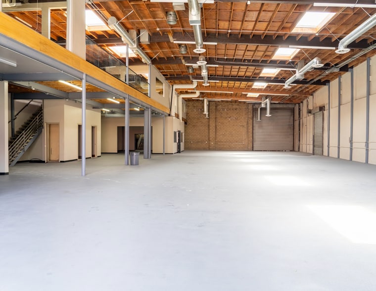 1900 E 7th Pl, Los Angeles, CA for lease - Building Photo - Image 3 of 14