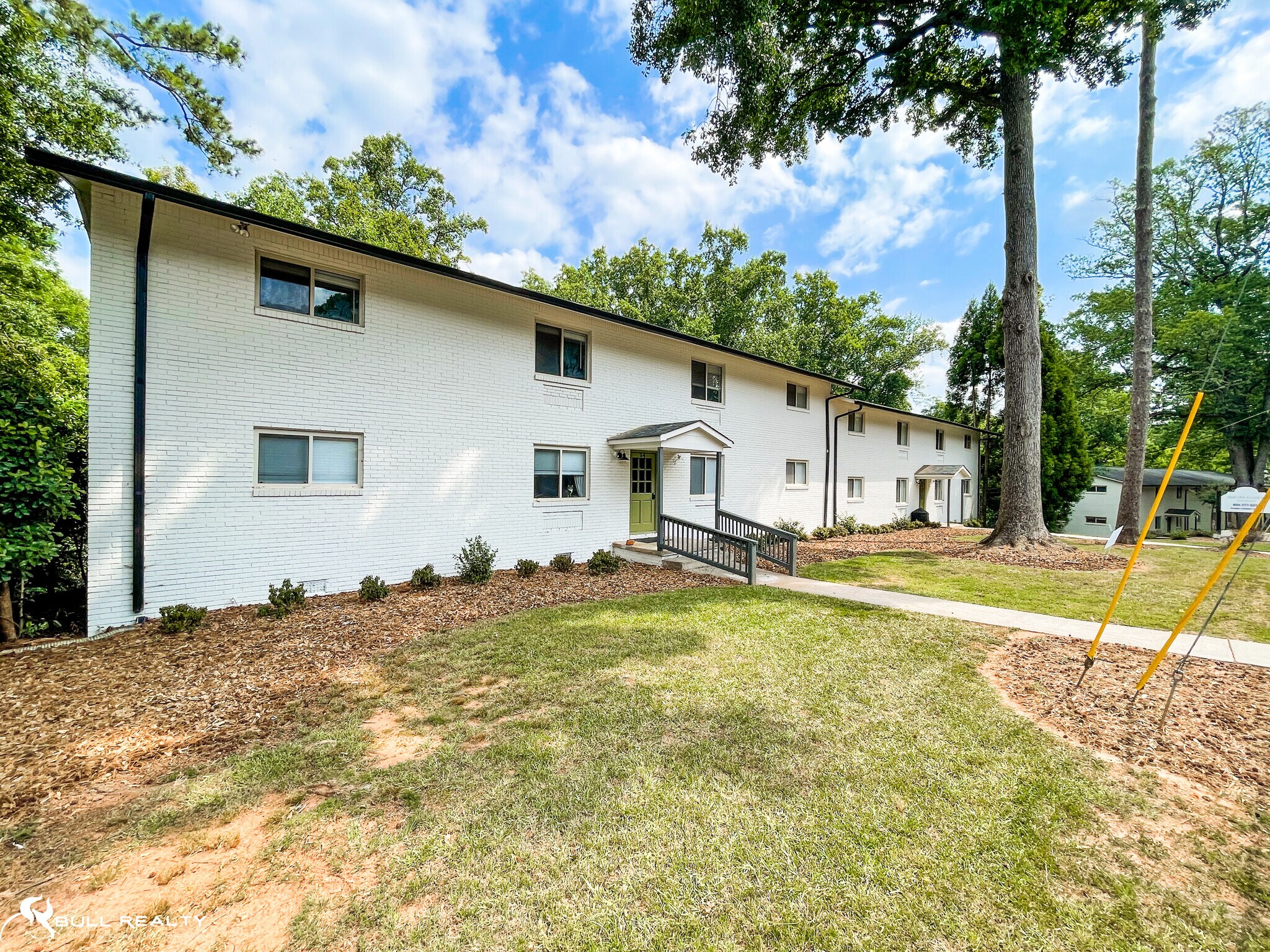 711 Oakview Rd, Decatur, GA 30030 Oakview Garden Apartments