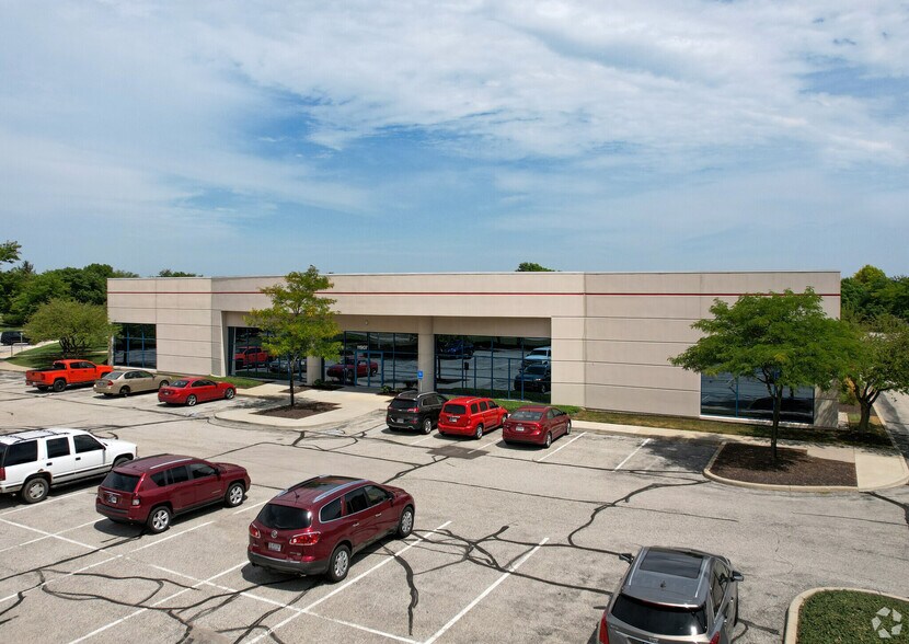 11907-11985 Exit 5 Pky, Fishers, IN for lease - Building Photo - Image 1 of 4