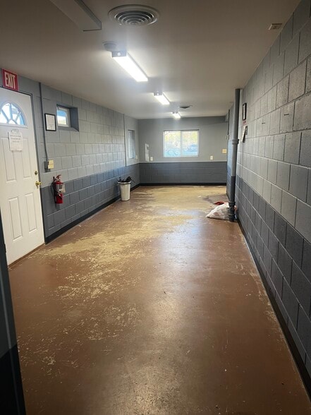 1633 S Hanover, Hastings, MI for sale - Building Photo - Image 3 of 9