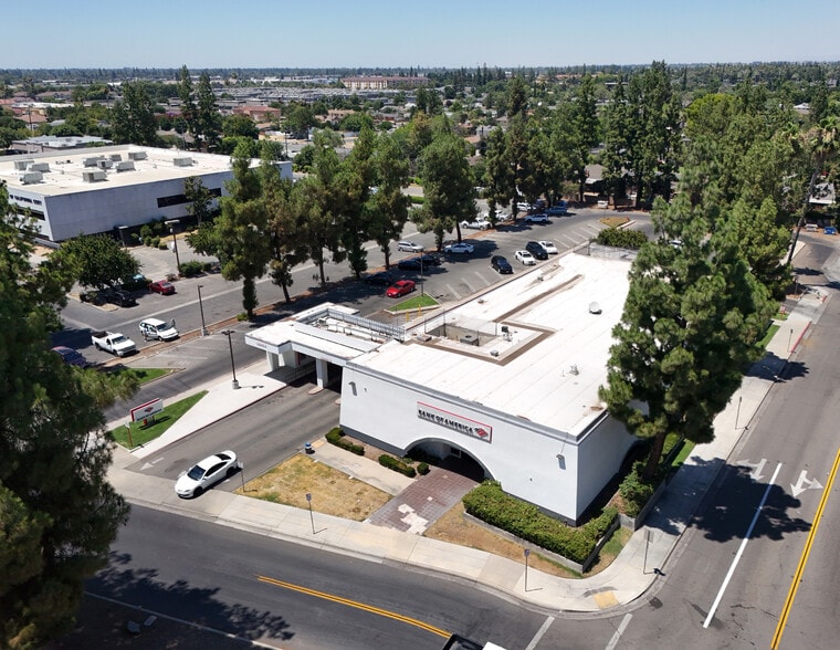 590 E Shaw Ave, Fresno, CA for lease - Building Photo - Image 1 of 1