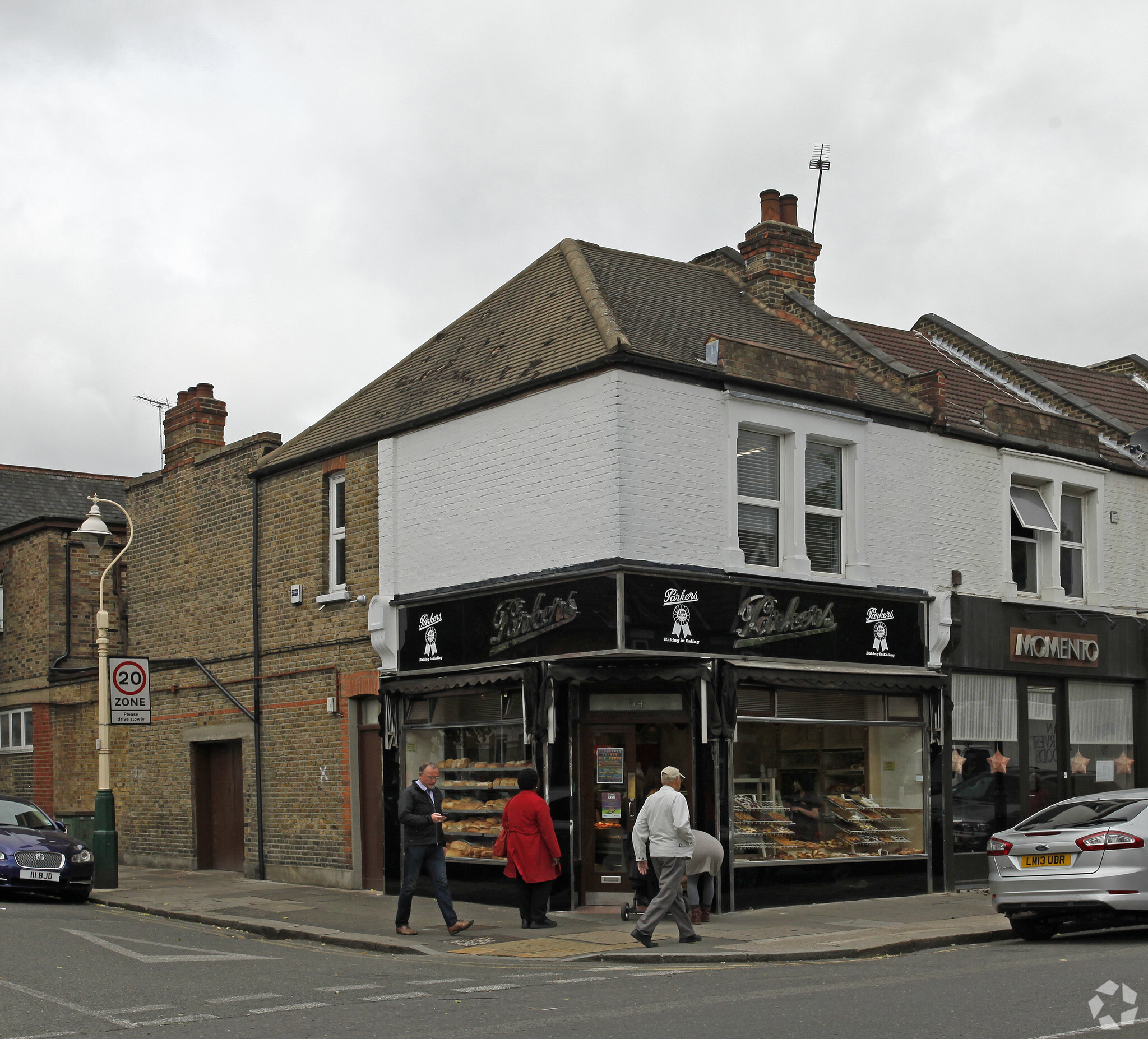 64 Northfield Ave, London for sale Primary Photo- Image 1 of 1