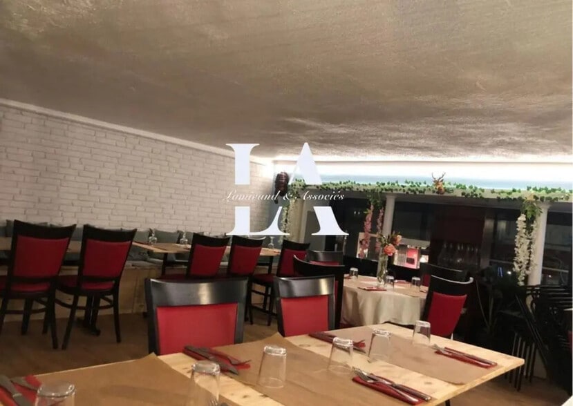 Retail in Paris for sale - Interior Photo - Image 3 of 6