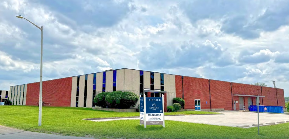 2441-2445 Northline Industrial Blvd, Maryland Heights, MO for sale - Building Photo - Image 1 of 8