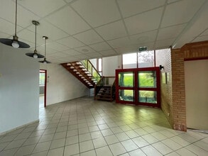 5 Impasse Des Marais, Créteil for lease Lobby- Image 2 of 5