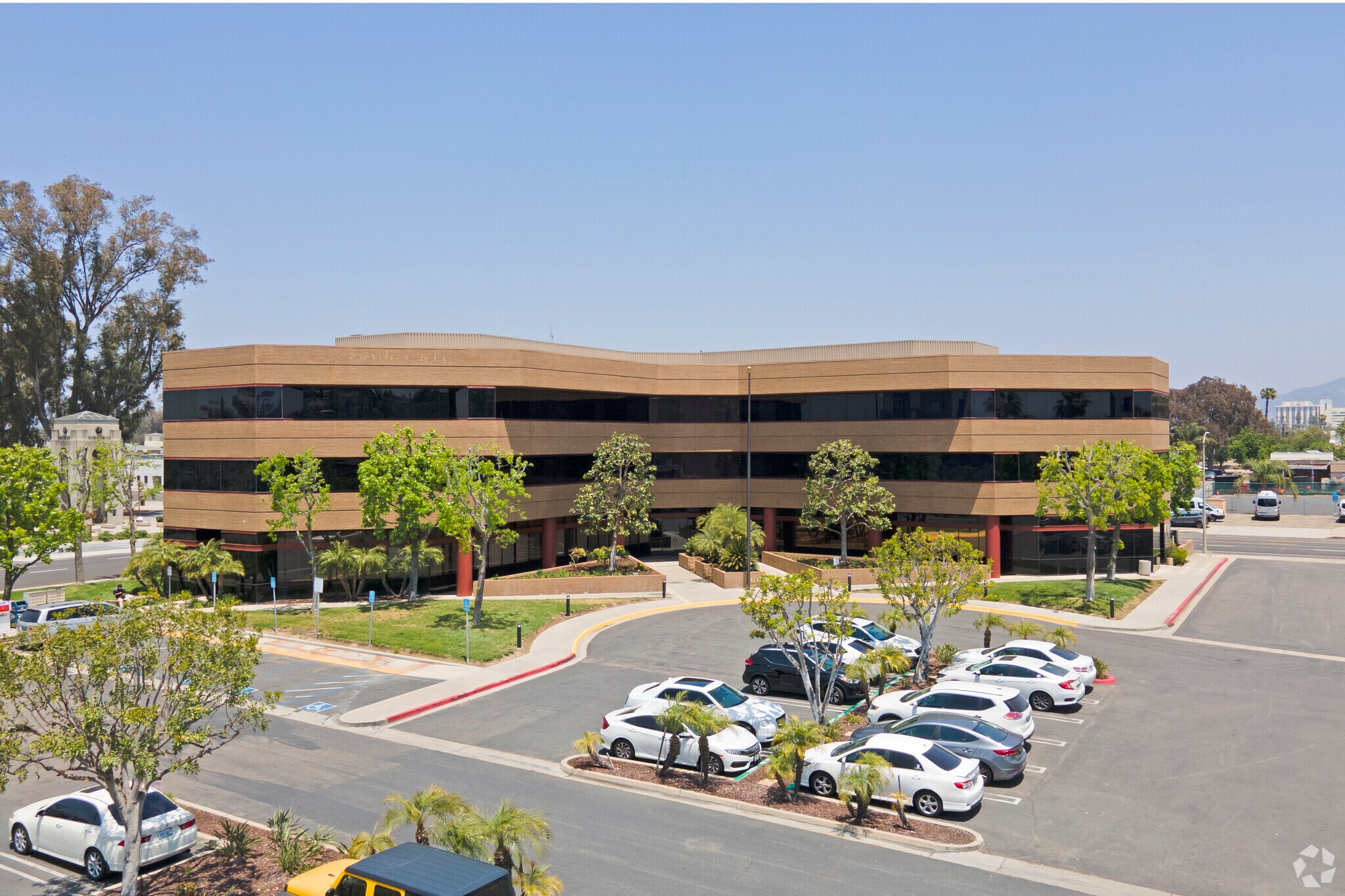 613 W Valley Pky, Escondido, CA 92025 613 W Valley Parkway