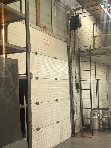 3500-3504 River Road portfolio of 2 properties for sale on LoopNet.com - Building Photo - Image 3 of 38