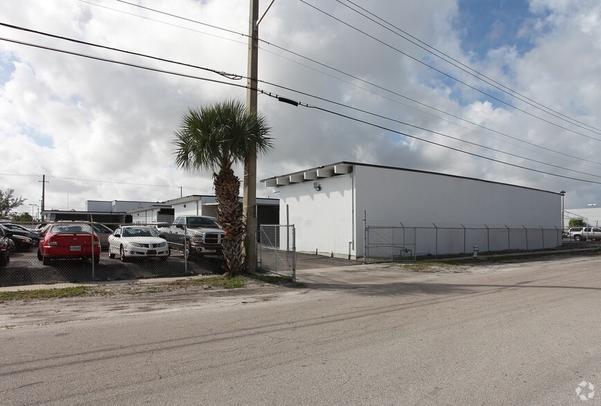 2707 Okeechobee Blvd, West Palm Beach, FL for lease - Building Photo - Image 3 of 4