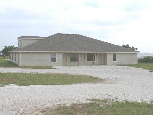 2675 Lovers Ln, Krum, TX for sale - Primary Photo - Image 1 of 1