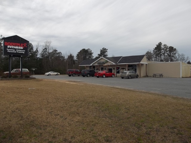 1174 Calhoun Falls Hwy, Elberton, GA for sale - Building Photo - Image 1 of 1