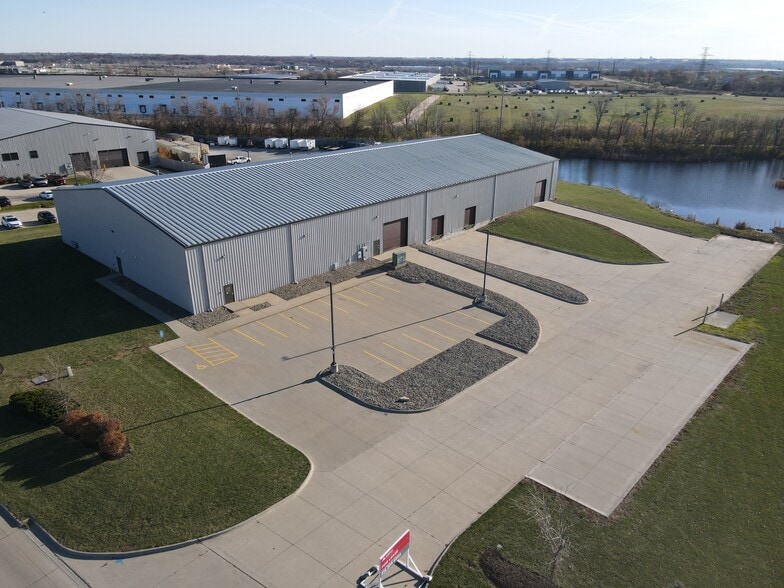 6335 NE Industry Dr, Des Moines, IA for lease - Building Photo - Image 2 of 6