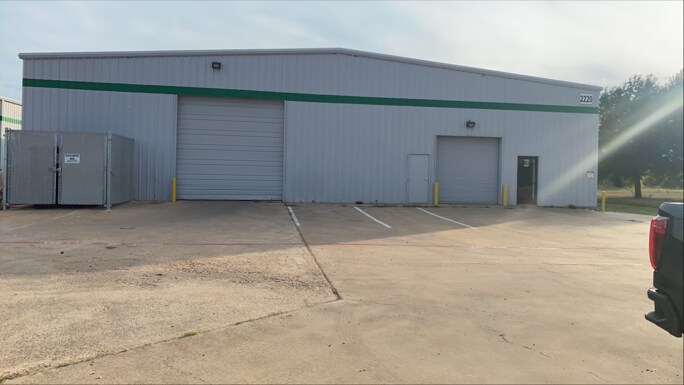 2220 NE Loop 286, Paris, TX for sale Building Photo- Image 1 of 1