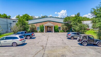 2990 Gulf Breeze Pky, Gulf Breeze, FL for lease Building Photo- Image 2 of 13