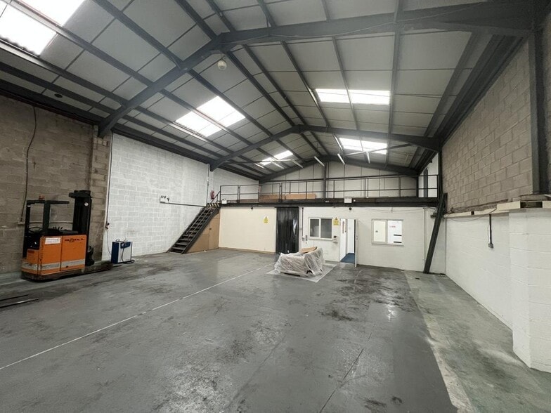 5 New Rd, Hixon for lease - Building Photo - Image 3 of 23