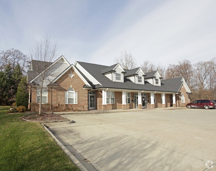 37257 Mound Rd, Sterling Heights, MI for lease - Building Photo - Image 2 of 2