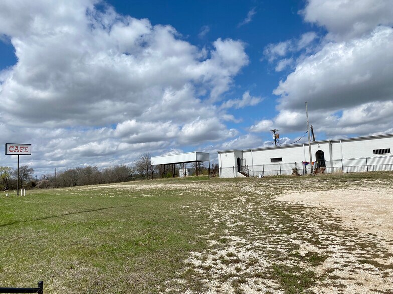 4686 Tx-114 Hwy, Rhome, TX for sale - Building Photo - Image 1 of 1