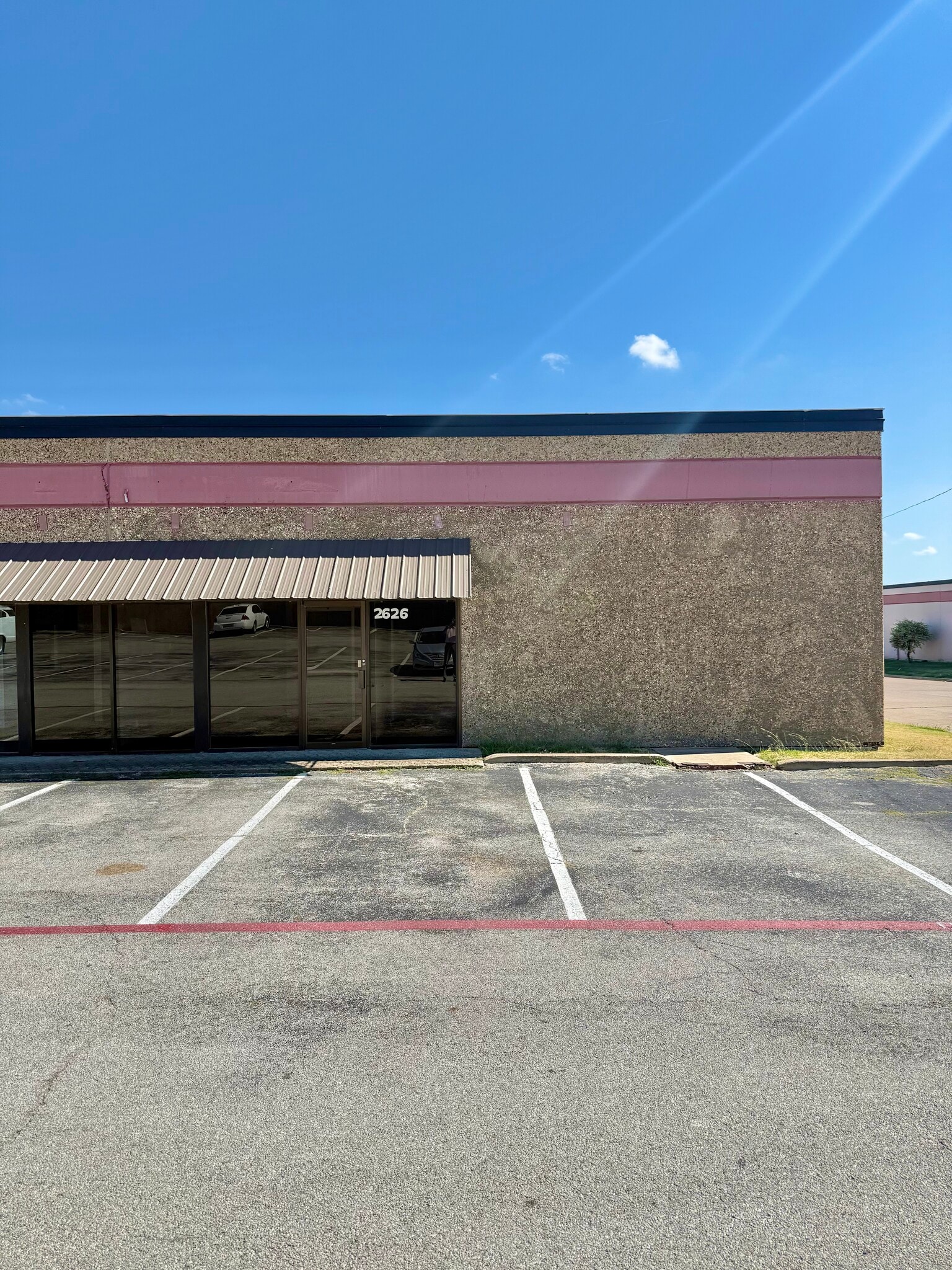 2601-2621 Aero Dr, Grand Prairie, TX for lease Building Photo- Image 1 of 6