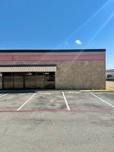 2601-2621 Aero Dr, Grand Prairie, TX for lease Building Photo- Image 1 of 6