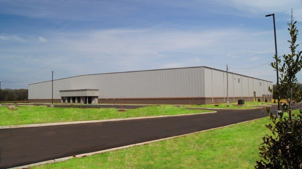 5950 Endeavor Way, Tanner, AL for sale - Building Photo - Image 1 of 1