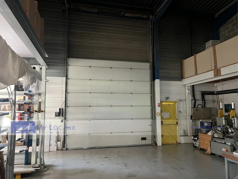 Flex in Argenteuil for lease - Interior Photo - Image 2 of 11