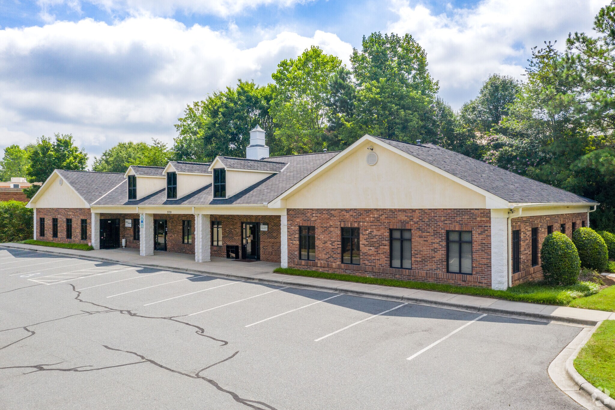 2120 Crown Centre Dr, Charlotte, NC for lease Primary Photo- Image 1 of 12