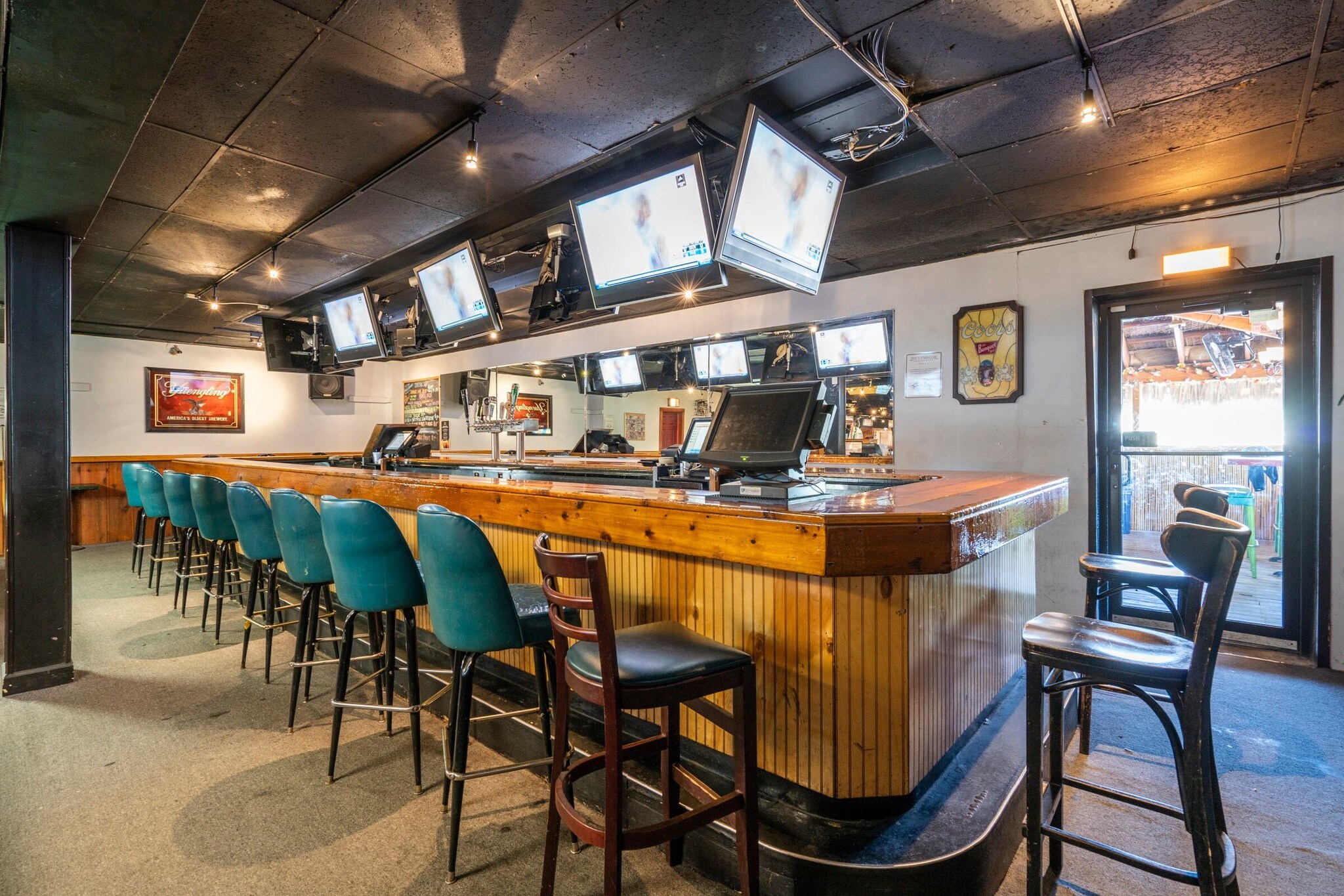 1006 Macdade Blvd, Folsom, PA 19033 Tom 'N Jerry's Sports Bar