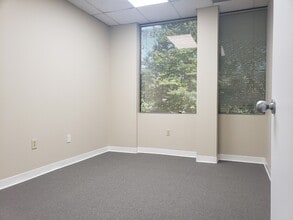11-13 Sunflower Ave, Paramus, NJ for lease Interior Photo- Image 2 of 3