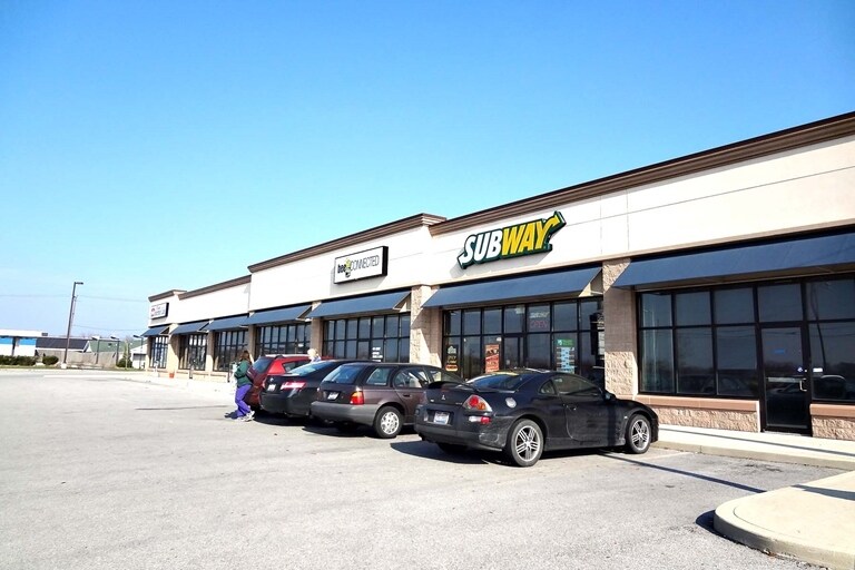 2121 S Reynolds Rd, Toledo, OH for sale - Building Photo - Image 1 of 1