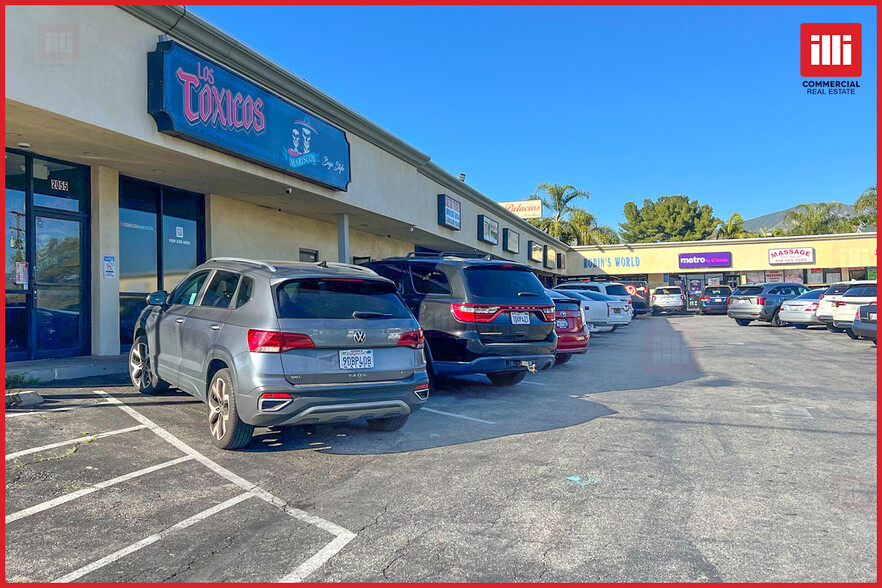 2027-2055 Glenoaks Blvd, San Fernando, CA for lease - Building Photo - Image 1 of 4