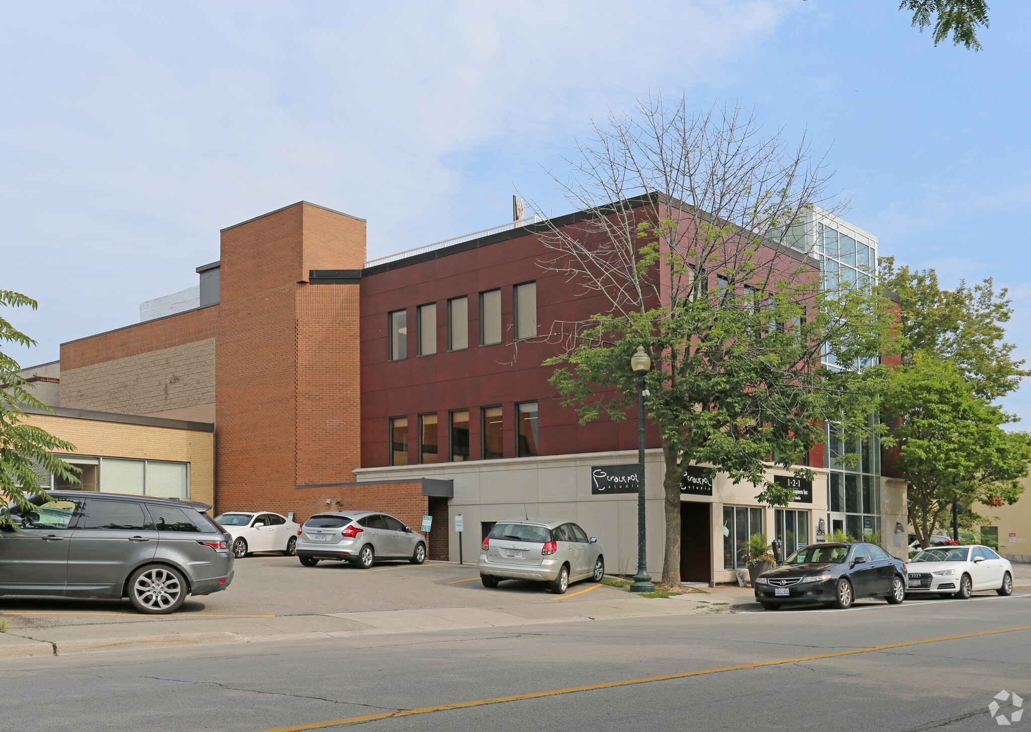 295 Robinson St, Oakville, ON for sale Primary Photo- Image 1 of 1