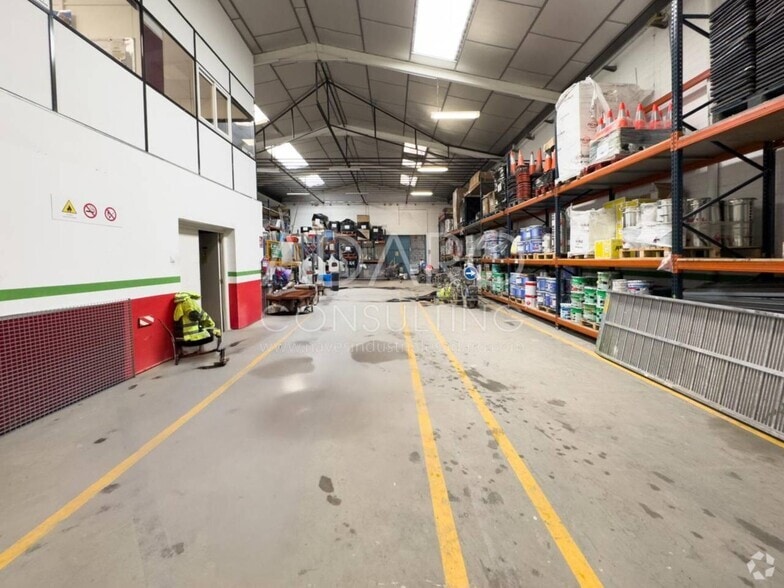Industrial in San Fernando de Henares, Madrid for sale - Building Photo - Image 2 of 15