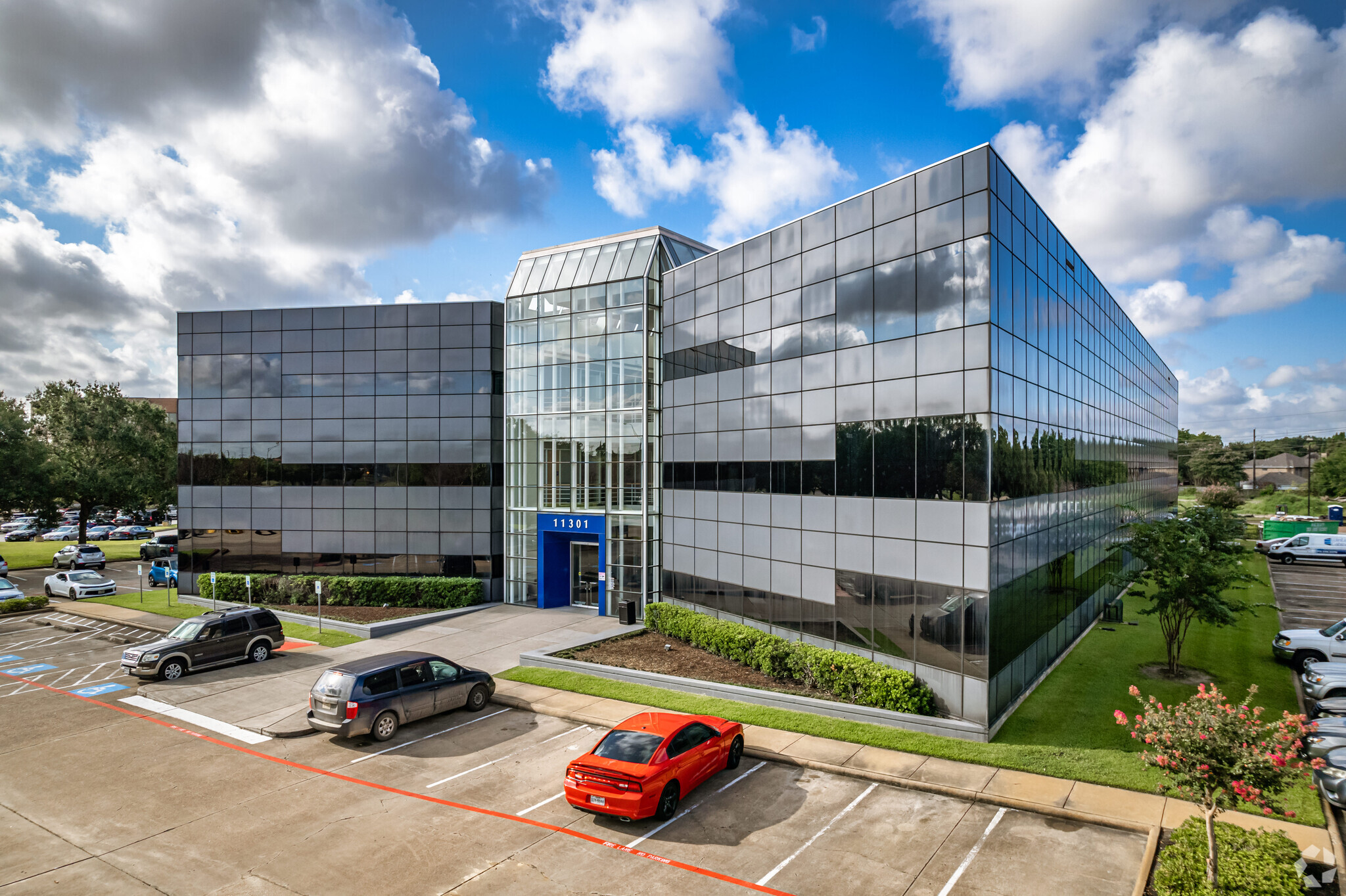 11301 Fallbrook Dr, Houston, TX for lease Building Photo- Image 1 of 14