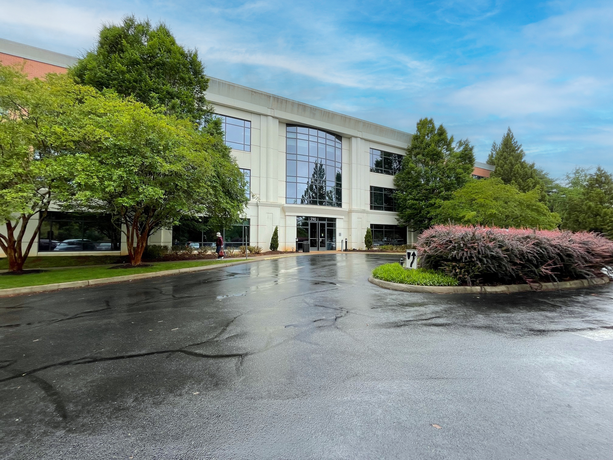 590 Peter Jefferson Pky, Charlottesville, VA for lease Building Photo- Image 1 of 3